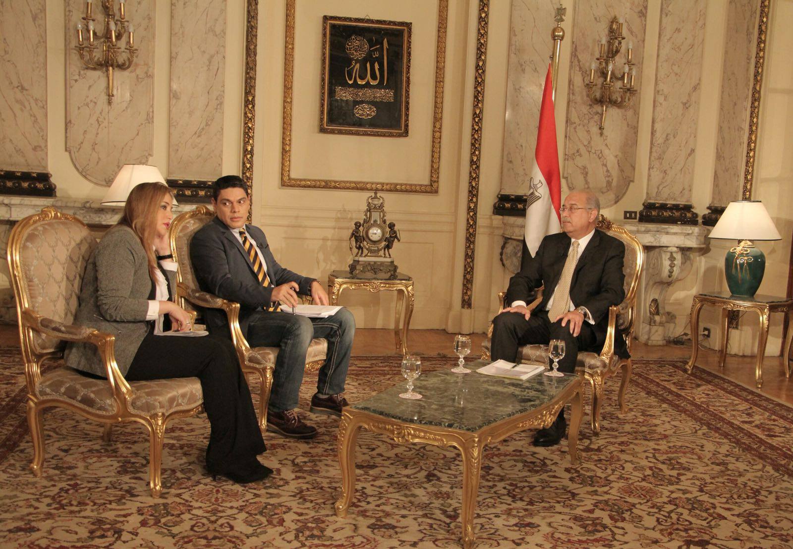 انا مصر رئيس الوزراء