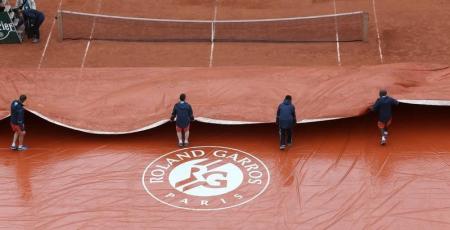 المطر يؤجل انطلاق مباريات اليوم الثاني ببطولة فرنسا للتنس