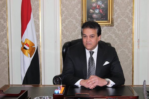 وزير التعليم العالي : منح دراسية مقدمة من المملكة المتحدة وماليزيا